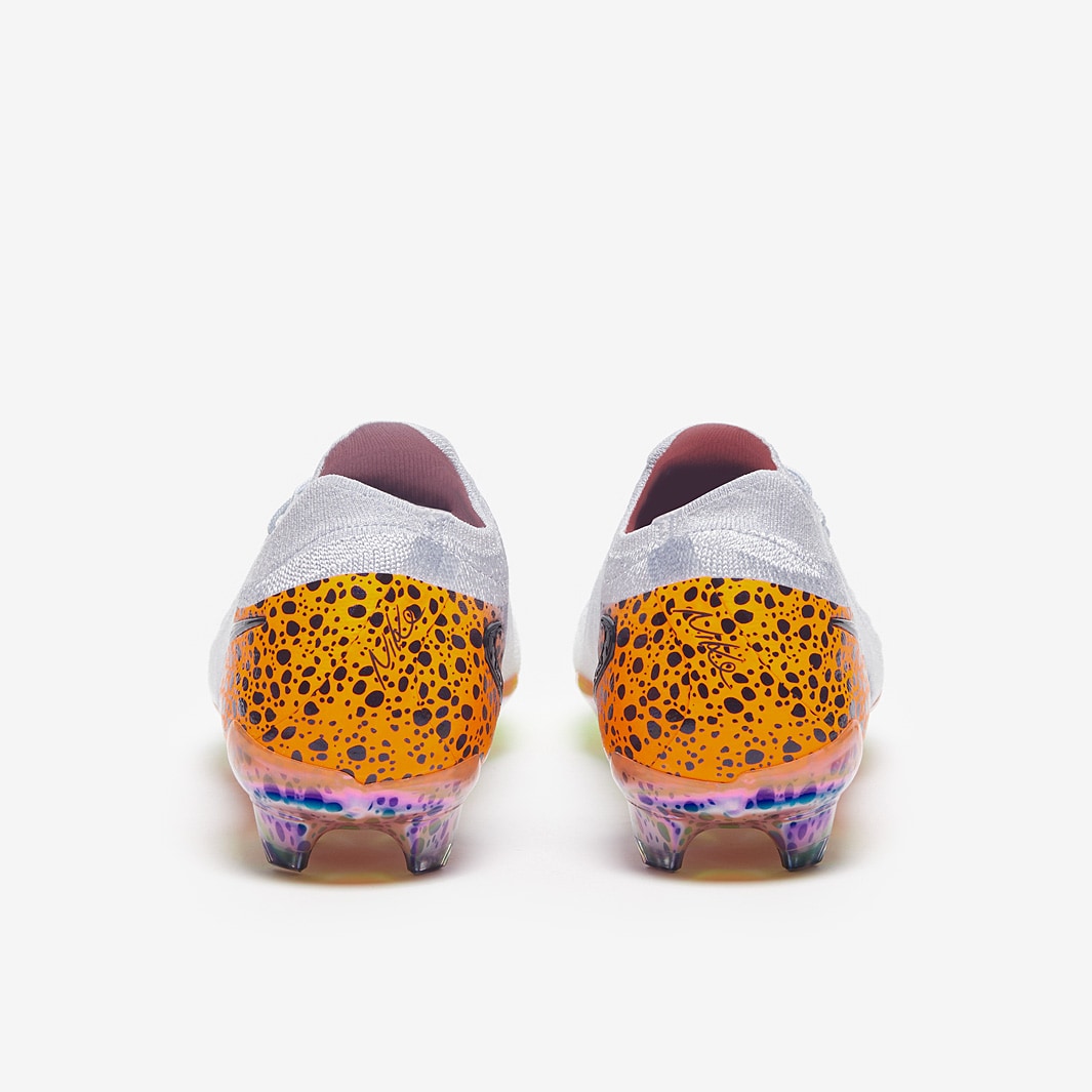 Nike Phantom GX 2 Safari FG - SoccerSole