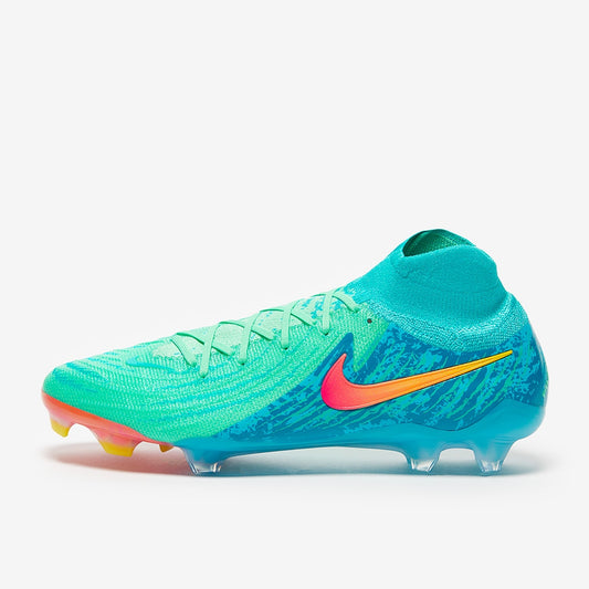 Nike Phantom Luna 2 FG - SoccerSole