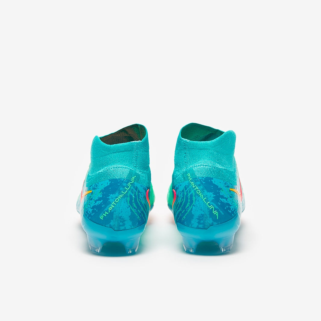 Nike Phantom Luna 2 FG - SoccerSole