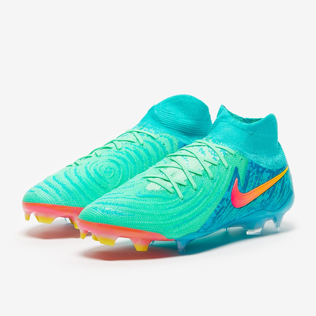 Nike Phantom Luna 2 FG - SoccerSole