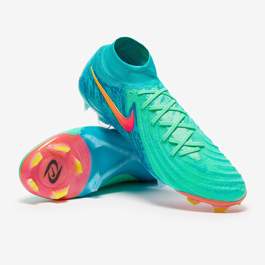 Nike Phantom Luna 2 FG - SoccerSole