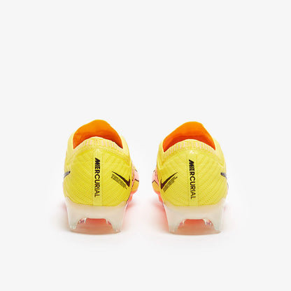 Nike Air Zoom Mercurial Vapor 15 Lucent FG - SoccerSole