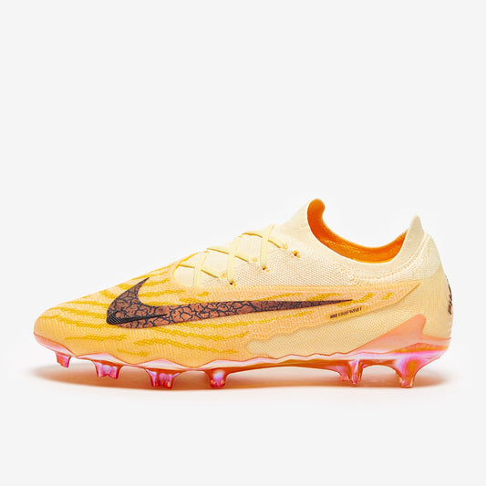 Nike Phantom GX FG - SoccerSole