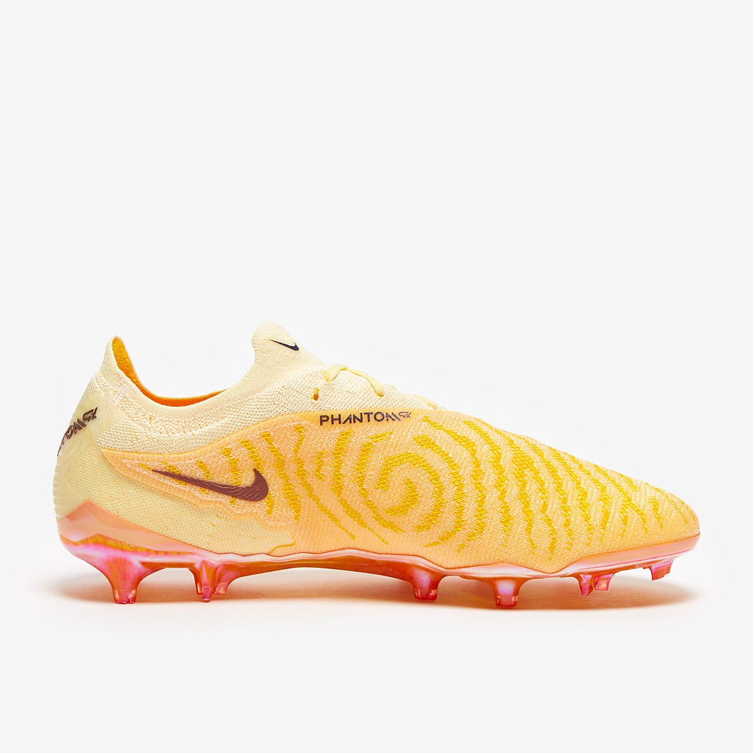 Nike Phantom GX FG - SoccerSole