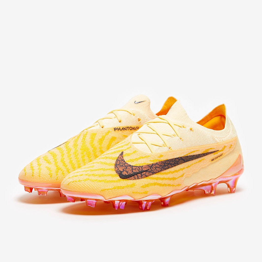 Nike Phantom GX FG - SoccerSole